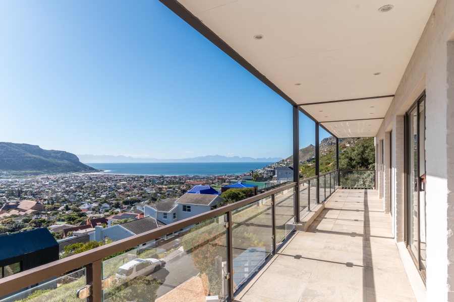 4 Bedroom Property for Sale in Fish Hoek Western Cape